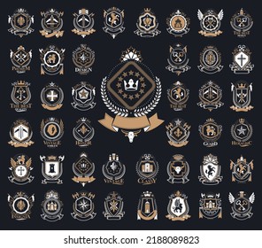 Klassische Stilembleme mit großem Set, antike heraldische Symbolpreise und Labelsammlung, klassische heraltrockene Design-Elemente, Familien- oder Firmenzeichen.