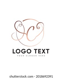Una bella y limpia, encantadora y romántica letra manuscrita tipo plantilla de logotipo C, logotipo de vectores para la identidad empresarial y de la empresa 