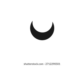 Una ilustración gráfica limpia y nítida con una forma de luna creciente negra aislada sobre un fondo blanco liso, que simboliza la noche, los cuerpos celestes o los nuevos comienzos.