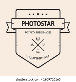 Una insignia monocromática limpia lista para ser editada y utilizada como logotipo, insignia, insignia, insignia, publicidad, etiqueta u otro uso que desee para su negocio, proyecto o marca.