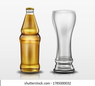 Frasco transparente con cerveza y vaso alto vacío. Modelación vectorial realista de una botella de cerveza en blanco o de cerveza artesanal con gorra amarilla y taza. Plantilla de diseño de bebidas alcohólicas