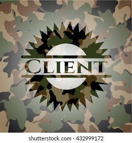 Cliente escrito en una textura de camuflaje