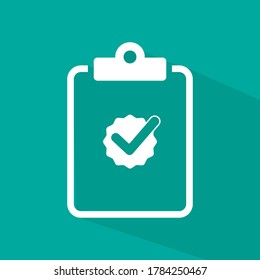 Portapapeles con marca de verificación icono de diseño plano