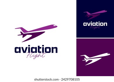 Primer plano de un avión en el cielo con la plantilla de logotipo de vuelo de aviación. Adecuado para blogs de viajes, revistas de aviación, materiales de entrenamiento de pilotos.