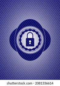 icono de bloqueo cerrado dentro de la placa con fondo de denim. 