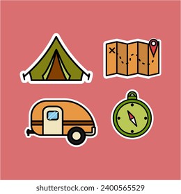 Nahaufnahme von Aufklebern mit Camper, Kompass und Karte. Ideal für Reiseblogs, Outdoor-Adventure-Websites oder Urlaubsdesigns. Ideal, um Ihren Projekten einen Hauch von Wanderlust hinzuzufügen.