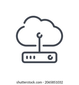 Servicio en la nube con conexión al icono de línea de servidor. Signo de contorno vectorial de hardware de almacenamiento en línea.