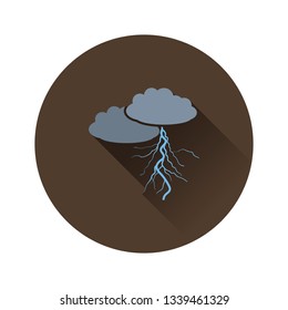 Wolken und Blitzsymbol. Flaches Farbdesign. Vektorgrafik.