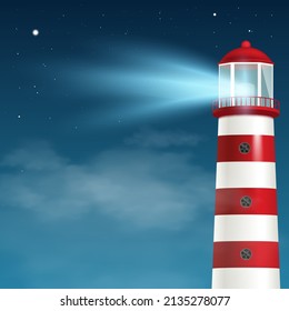 Bewölkter nächtlicher Himmelshintergrund mit Leuchtturm oder Leuchtturm, realistische Vektorgrafik. Marine Banner oder Poster mit gestreiftem Leuchtturm.
