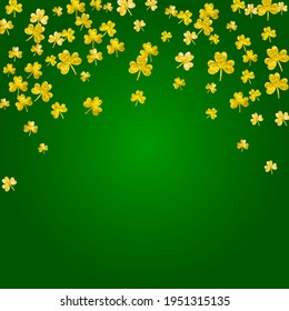 Antecedentes de los enamorados para el Día de Saint Patricks. Confeti de trébol de suerte. Marco brillante de hojas de shamrock. Plantilla para invitación de fiesta, oferta minorista y anuncio. Antecedentes irlandeses de trébol.