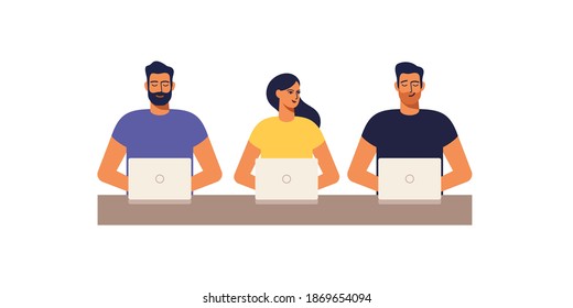 Arbeitsraum zusammenarbeiten. Junge Leute, die an Laptops an einem gemeinsamen Büro arbeiten. Vektorgrafik.