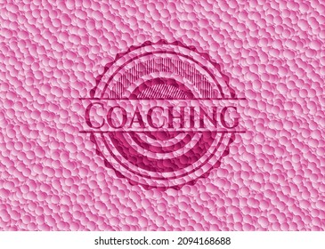 Emblema de adoquín rosa con fondo de burbujas. Vintage. Ilustración vectorial. Detallado. 