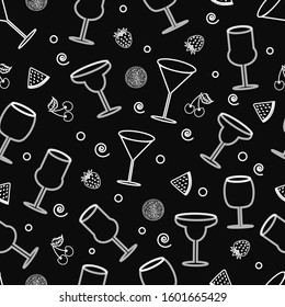 Cocktail glasses chalk seamless pattern on black backround. Pieces of fruits chalk.