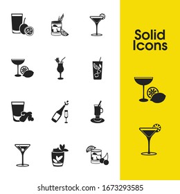 Cocktails icons set with manhattan cocktail, gin with tonic and old fashioned cocktail elements. Set of cocktails icons and fresh juice concept. Editable vector elements for logo app UI design.