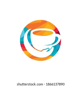 Diseño del logotipo vectorial de cuidado del café. Diseño de la taza de café y el icono de la mano.