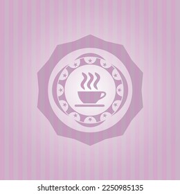 icono de taza de café dentro del emblema rosado realista. Un diseño asombroso. 
