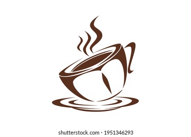 Kaffeetasse, die dekoratives Kunstmuster auf weißem Hintergrund zeichnet