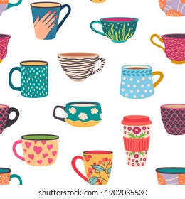 Coffee mug seamless pattern. Trendy hand drawn tea cups with ornaments and flowers. Cozy cafe hot drinks in mugs wallpaper vector texture. Illustration coffee and tea seamless pattern