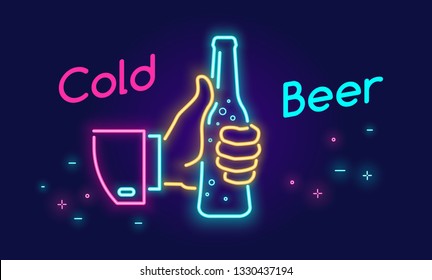 Botella de cerveza fría y símbolo de pulgar hacia arriba en estilo neón claro sobre fondo oscuro. Imagen de neón vector brillante de mano humana sostiene botella de cerveza con texto para la plantilla de banner del sitio web o página de inicio