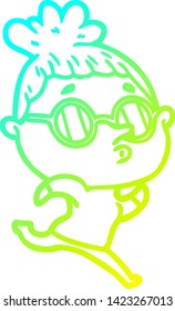dibujo en línea de gradiente frío de una mujer caricaturista con gafas