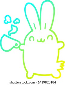 dibujo de línea de gradiente frío de un conejo de dibujos animados lindo tomando café