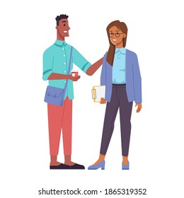 Los colegas se comunican, beben café y se apoyan mutuamente, trabajan juntos y cooperan con personajes de dibujos animados planos aislados. Vector afroamericano hombre con bolsa y mujer con anteojos con carpeta hablando