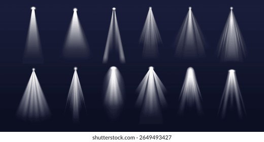 Uma coleção de 12 raios de luz branca sobre um fundo escuro. Cada feixe de luz de spot varia em forma e intensidade, criando um efeito de iluminação dinâmico. Conjunto de elementos de vetor de efeito de sobreposição.