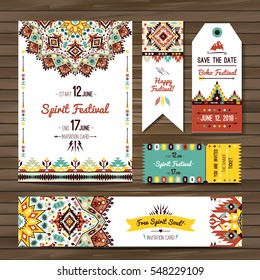 Colección de banners, volantes o invitaciones con elementos geométricos. Diseño de volante de estilo bohemio