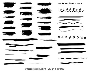 Coleção de traçados de pincel preto e linhas em fundo branco isolado em fundo branco