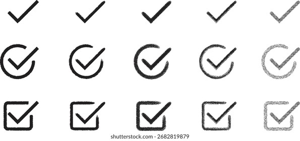 Colección de íconos de marcas de verificación negras en varios estilos, incluidos contornos simples, circulares y cuadrados. Representa la Aprobación, finalización o confirmación. Conjunto de diseño simple y versátil.