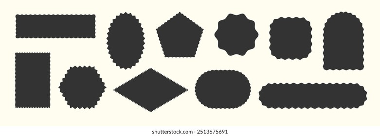 Colección de la etiqueta vacía negra Etiqueta Sello Marca Insignia. Formas geométricas con borde ondulado en zigzag. Icono de marco festoneado. Caja de silueta de elipse rectangular. Figura simple para el diseño