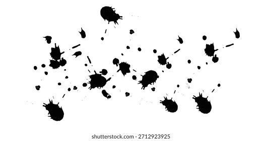Una colección de tinta negra salpica y cae esparcida por una superficie blanca, creando un patrón abstracto.