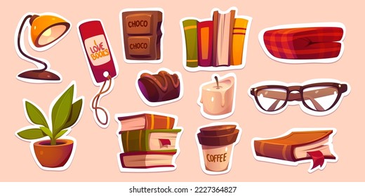 Colección de calcomanías acogedoras para el tiempo libre. Dibujo vectorial de libros, manta caliente, chocolate, taza de café, vela, lámpara, marcador, anteojos y maceta de flores. Elementos de la atmósfera doméstica de hidrógeno