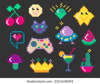 Colección de diferentes íconos del juego de arte de píxeles estilo Y2K Ufo, hongo, cereza, sonrisa, gema, estrella, joystick, corona, cóctel, sandía.