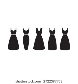 Una colección de cinco vestidos negros de silueta mostrados en una fila Horizontal