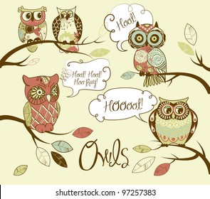 Collection of five different owls with speech bubbles