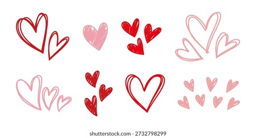Colección de corazones de garabato dibujados a mano en colores rojo y rosa. Formas artísticas del corazón del garabato desordenado para el diseño del día de San Valentín. Conjunto de corazones de lápiz de tiza dibujado a mano romántico.