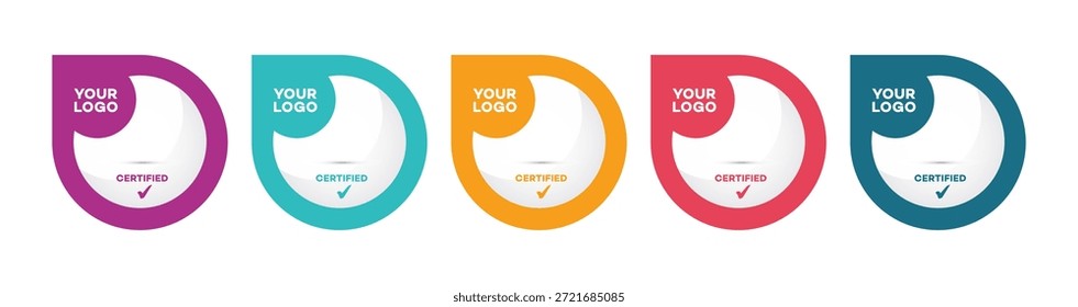 Una colección de insignias modernas certificadas en cinco colores diferentes. Vector de etiquetas gráficas con una marca de verificación y un marcador de posición para el logotipo de su empresa.