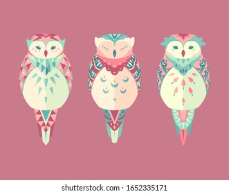 Colección de búhos con tónica tribal y colores pastel dulces