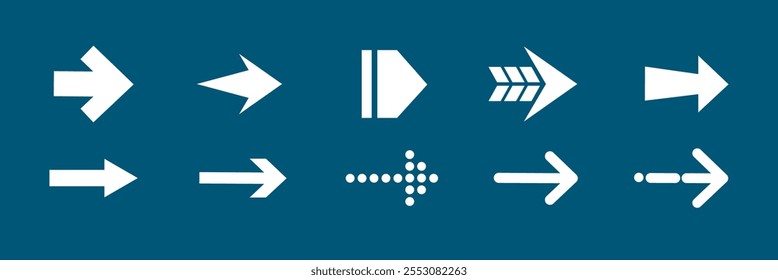 Coleção de setas brancas sobre um fundo azul. Vários desenhos de seta, apontando para a direita. Setas em estilos diferentes, todas apontando para a direita. Conjunto de elementos gráficos. Vetores.