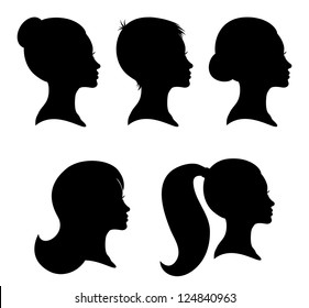 Coleção de silhuetas femininas de perfil com diferentes estilos de cabelo isolados em branco