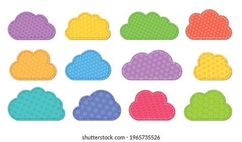 Conjunto de nube vectorial plana de dibujos animados de color. Símbolos nubes sobre fondo blanco con patrón para el diseño del sitio web, logotipo, aplicación. Colección de iconos de burbujas para diseño infográfico. Etiqueta y pegatinas