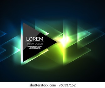 Farbneon leuchtende Dreiecke, abstrakter Hintergrund. Vektor Techno leuchtender Raum mit Dreiecken und Ihre Nachricht. Hightech-Bildschirmhintergrund