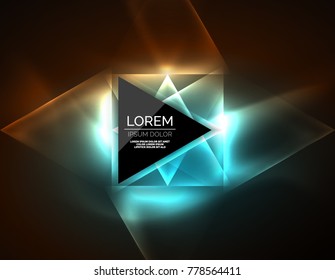 Triángulos brillantes de neón de color, fondo abstracto. Vector tecno espacio de brillo con triángulos y tu mensaje. Papel tapiz de alta tecnología