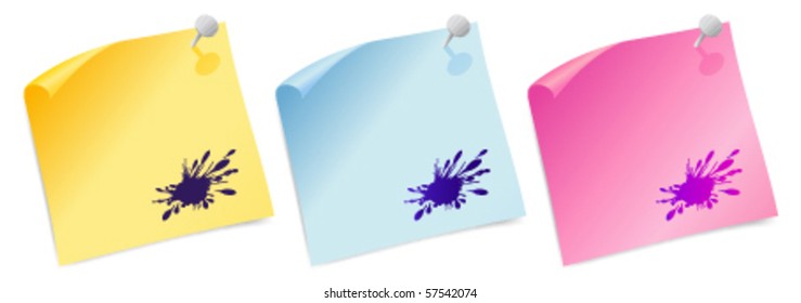 notas de color con manchas y pines