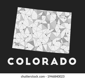 Colorado - mapa de la red de comunicaciones del estado de estados unidos. Diseño geométrico de moda colorado sobre fondo oscuro. Tecnología, internet, red, concepto de telecomunicaciones. Ilustración vectorial.