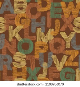Farbige nahtlose Muster von englischen Großbuchstaben mit einer Textur. Vektorhintergrund mit kühnen lateinischen Buchstaben auf braunem Hintergrund im Retro-Stil. Geeignet für Tapete, Wickelpapier, Gewebe