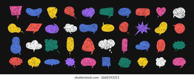 Burbuja colorida del discurso del crayón. Conjunto de Vector con texto de garabato de tiza. Diálogos de doodle dibujados a mano retro en estilo Y2k.