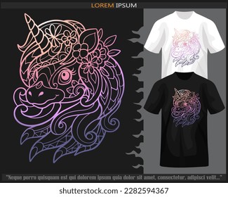 Artes de mandala de cabeza de unicornio de gradiente colorido aisladas en camisetas blancas y negras.