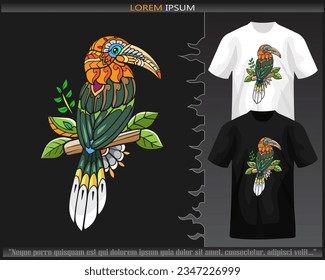 Coloridas artes mandala de ave Hornbil aisladas en camisetas blancas y negras.